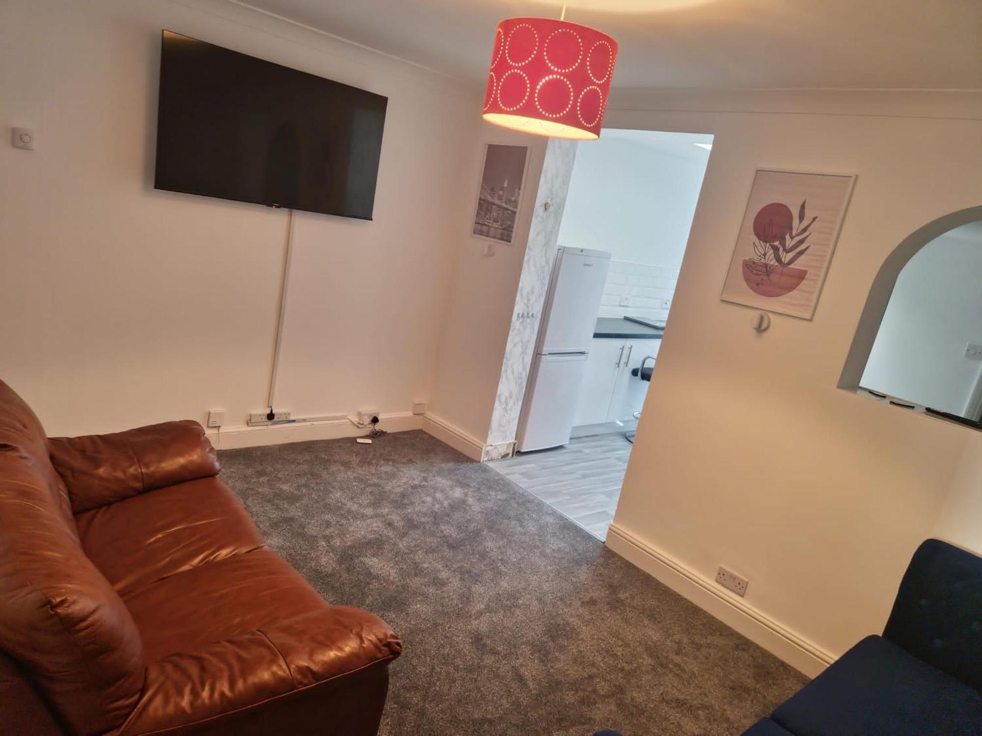 Gillingham Villa 4 Bedroom Free Sports Channels Exterior photo